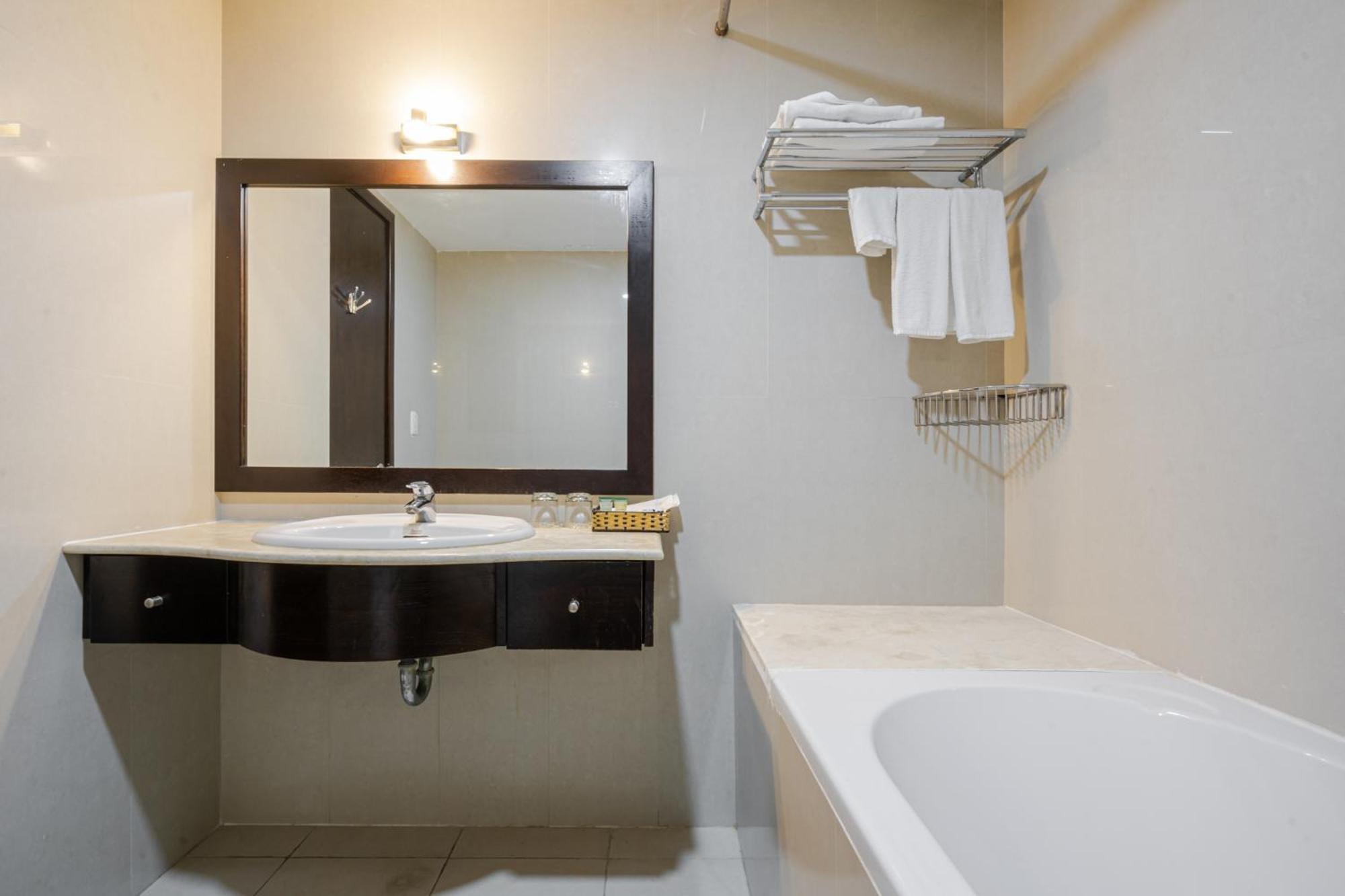 La Serena Boutique Hotel Ho Chi Minh City Exterior photo